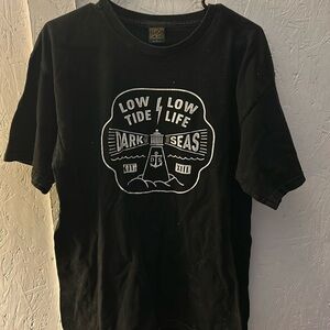 Black dark seas tee